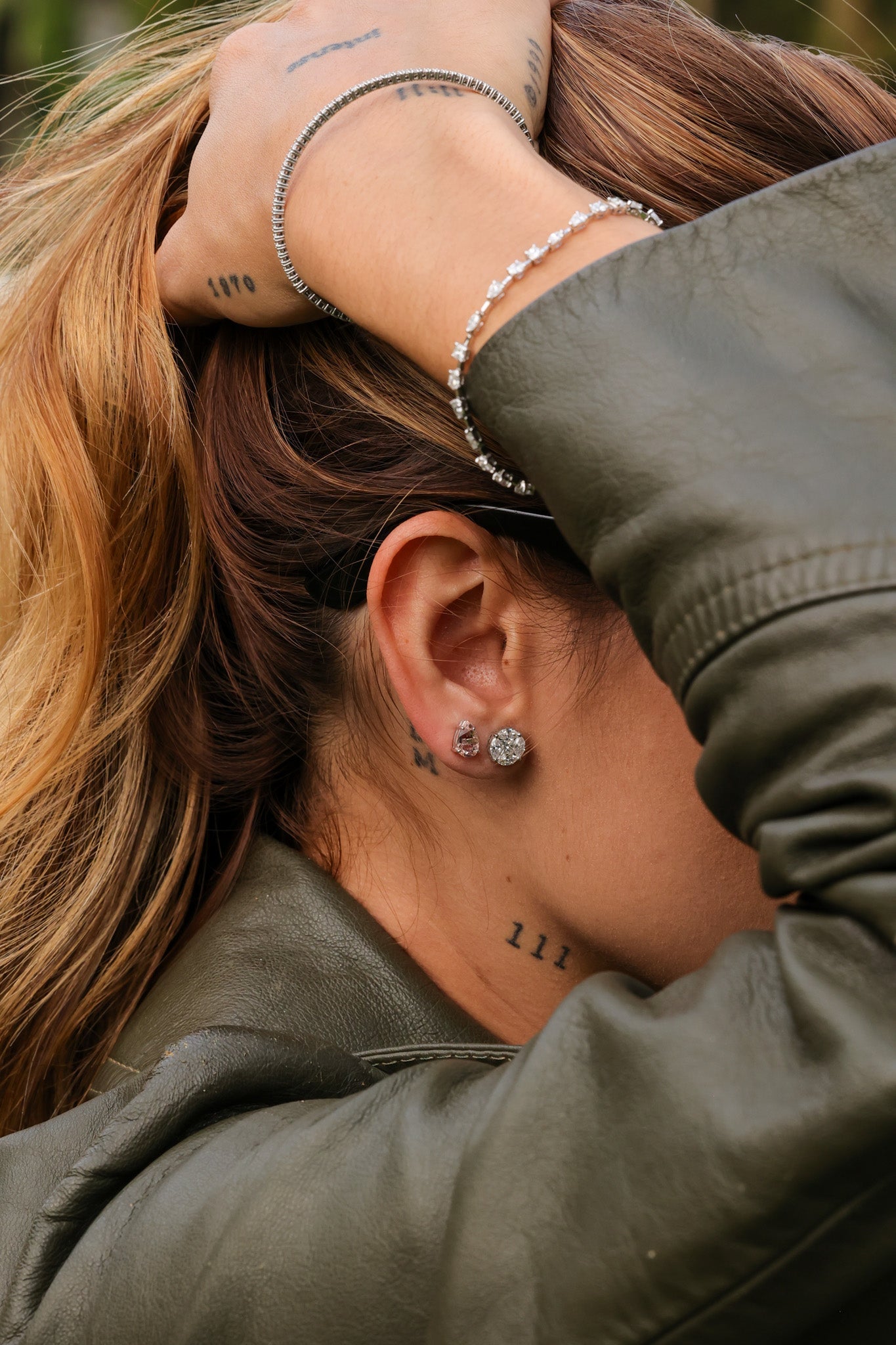 EARRING